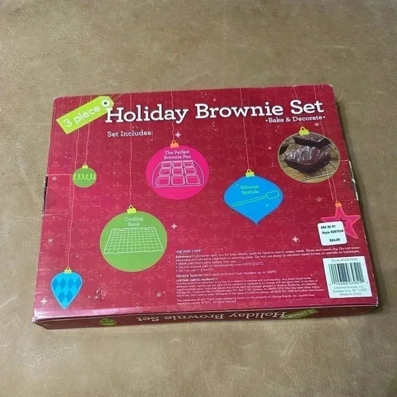 3 Piece Holiday Brownie Set Brownie Pan Cooling Rack And Spatula - Picture 3 of 4